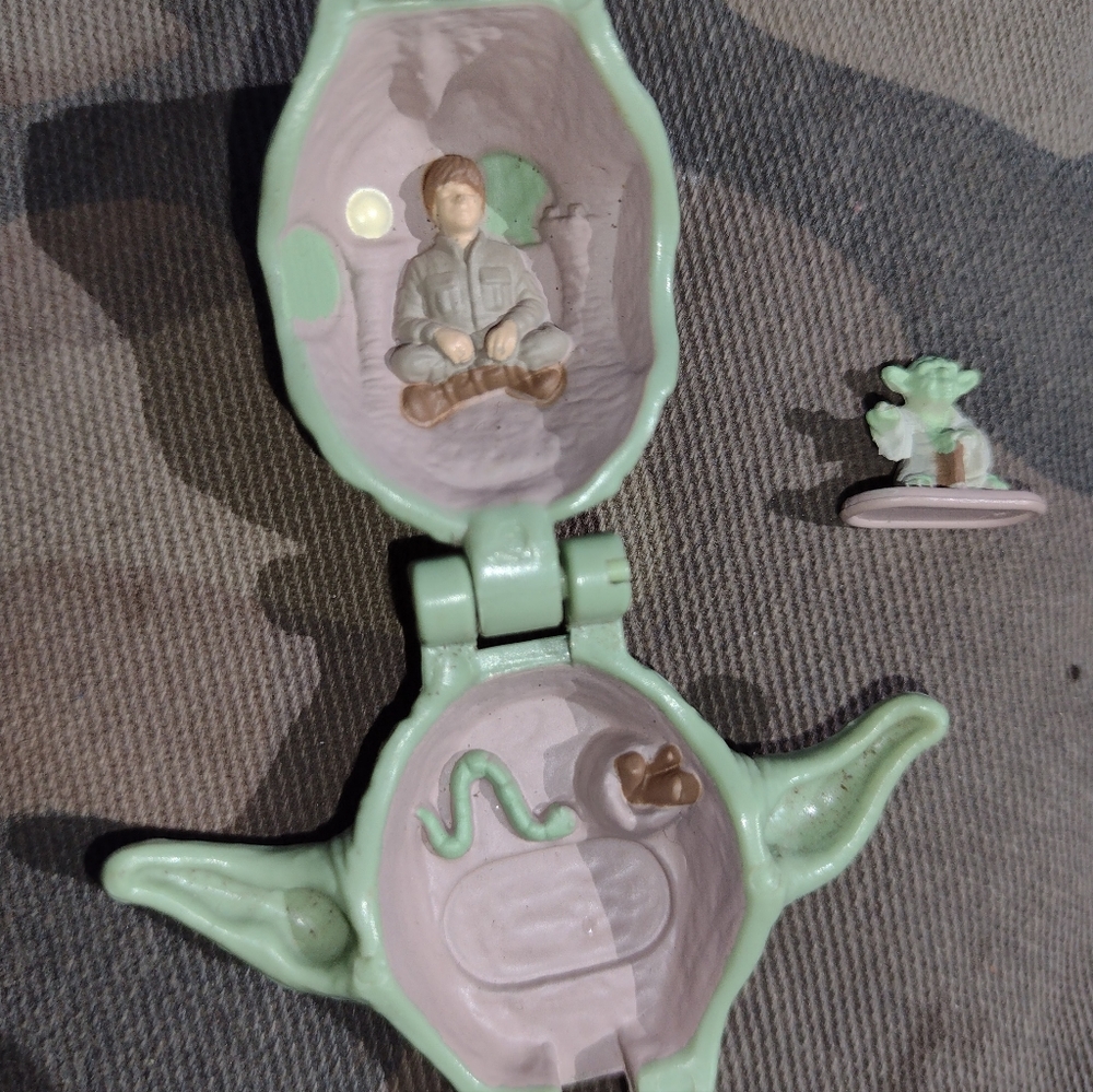 Vintage Micromachine Yoda playset